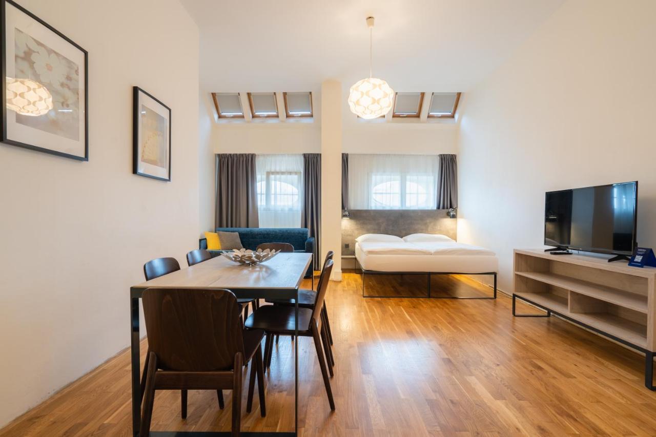 Hotell Ea Melantrich 4*