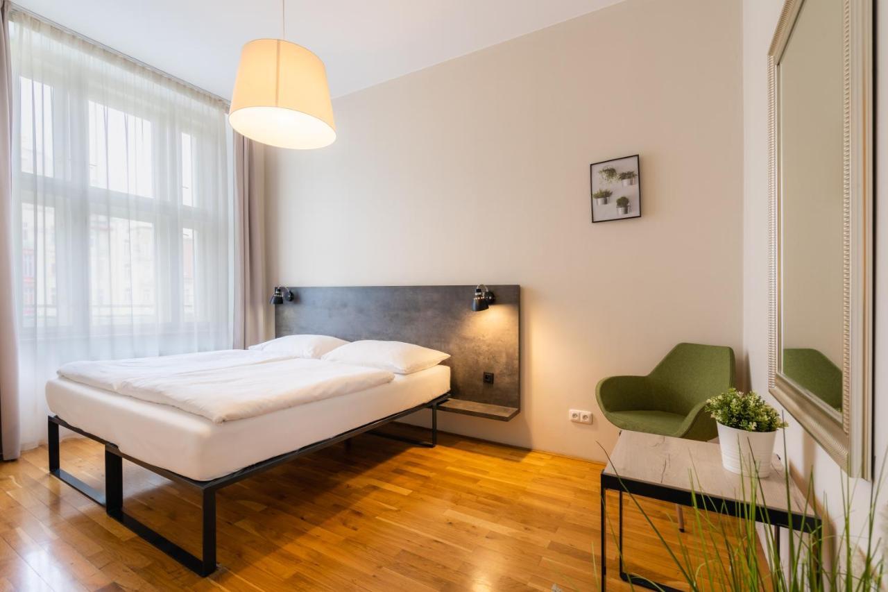 Ea Melantrich Hotell 4*