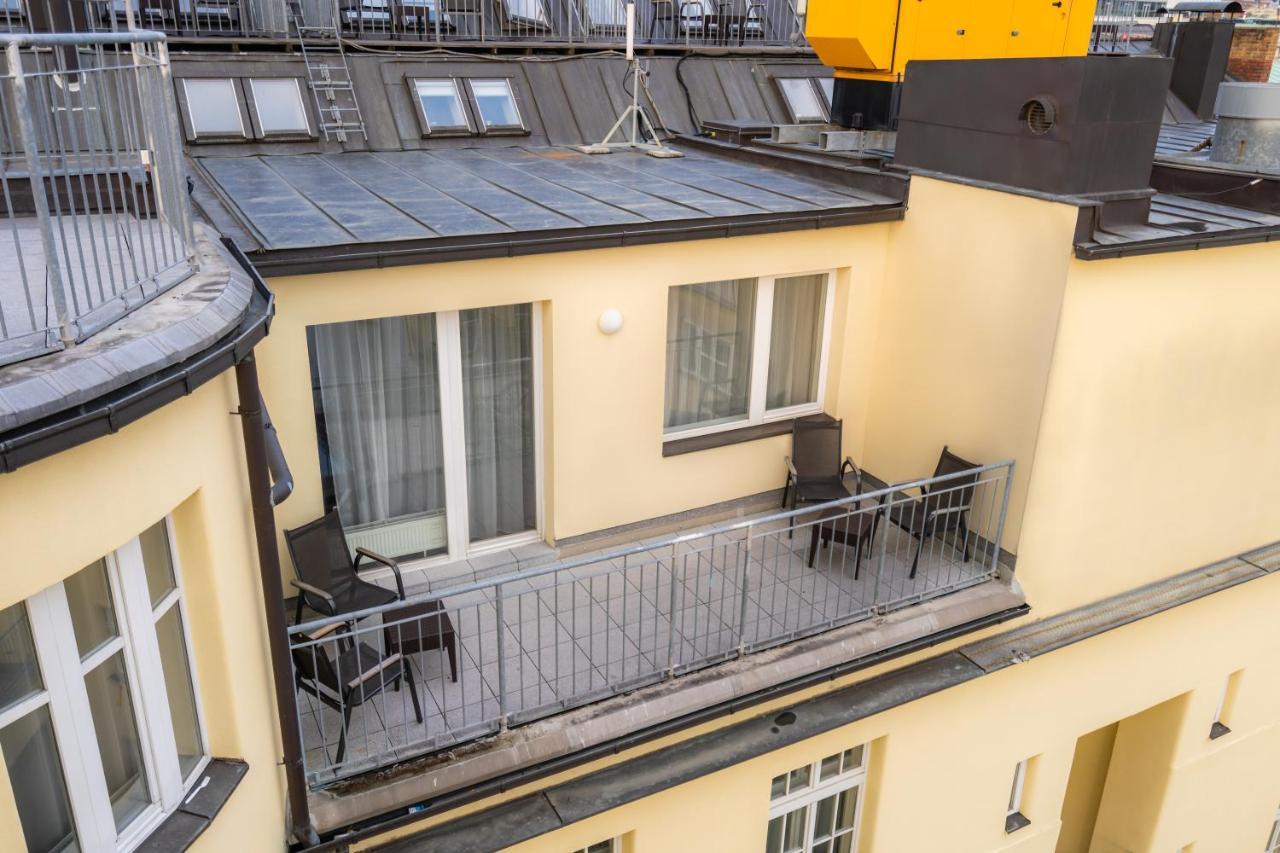Ea Melantrich Hotell 4*