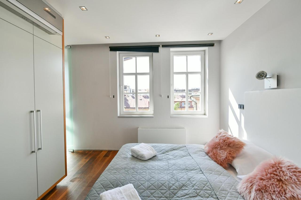 Apartment Luxury Penthouse With Sauna, Terrace, 250m2, 5bdrm, 3bthrm *