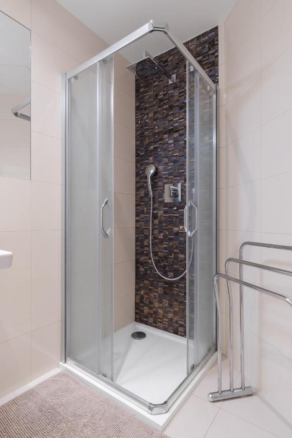 Apartment Luminous For 2 Near Wenceslas Square By Days Prague
