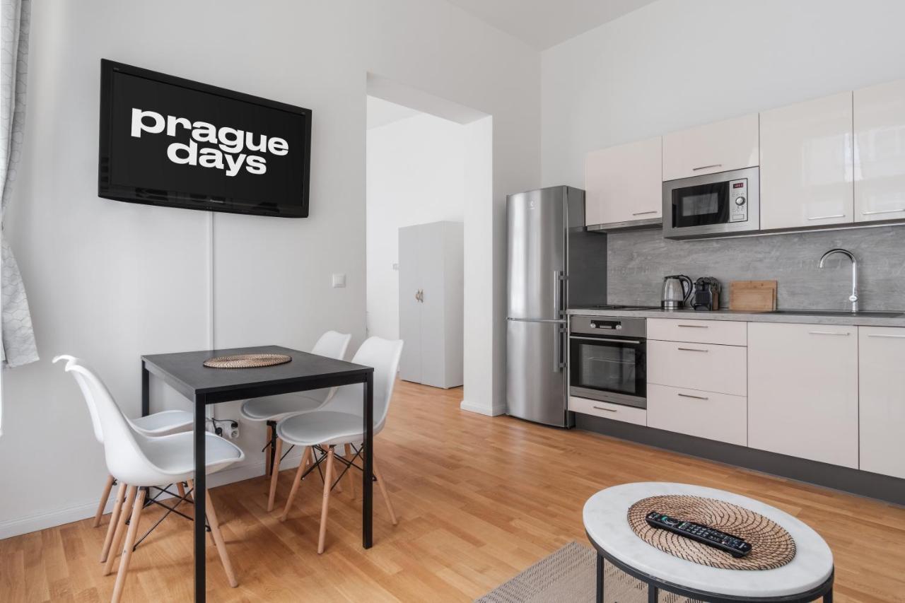 Luminous For 2 Near Wenceslas Square By Days Apartment *
