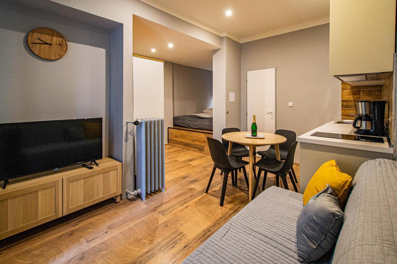 Cozy In The Main Center Apartment