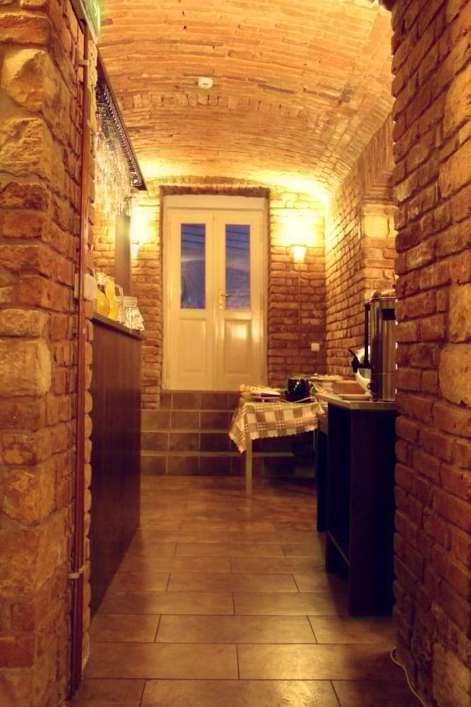 Unique Hotell 4*