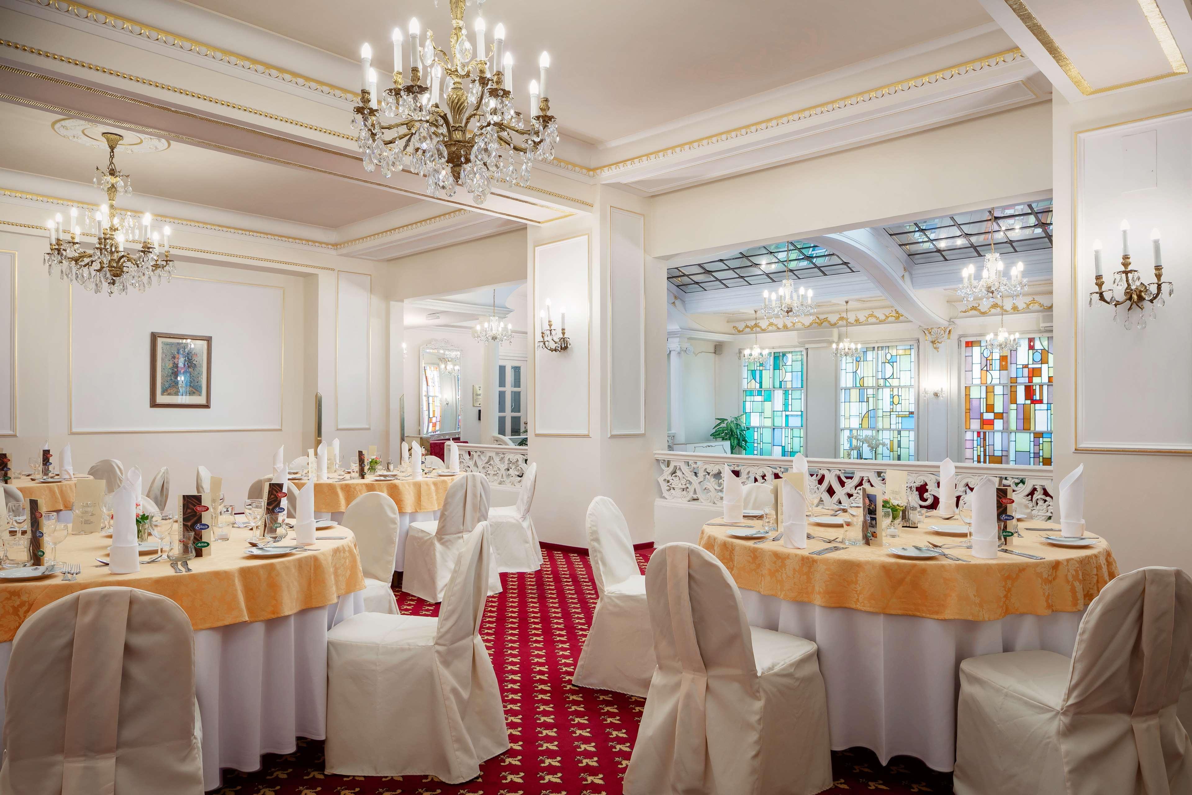 Hotel Ambassador Zlata Husa