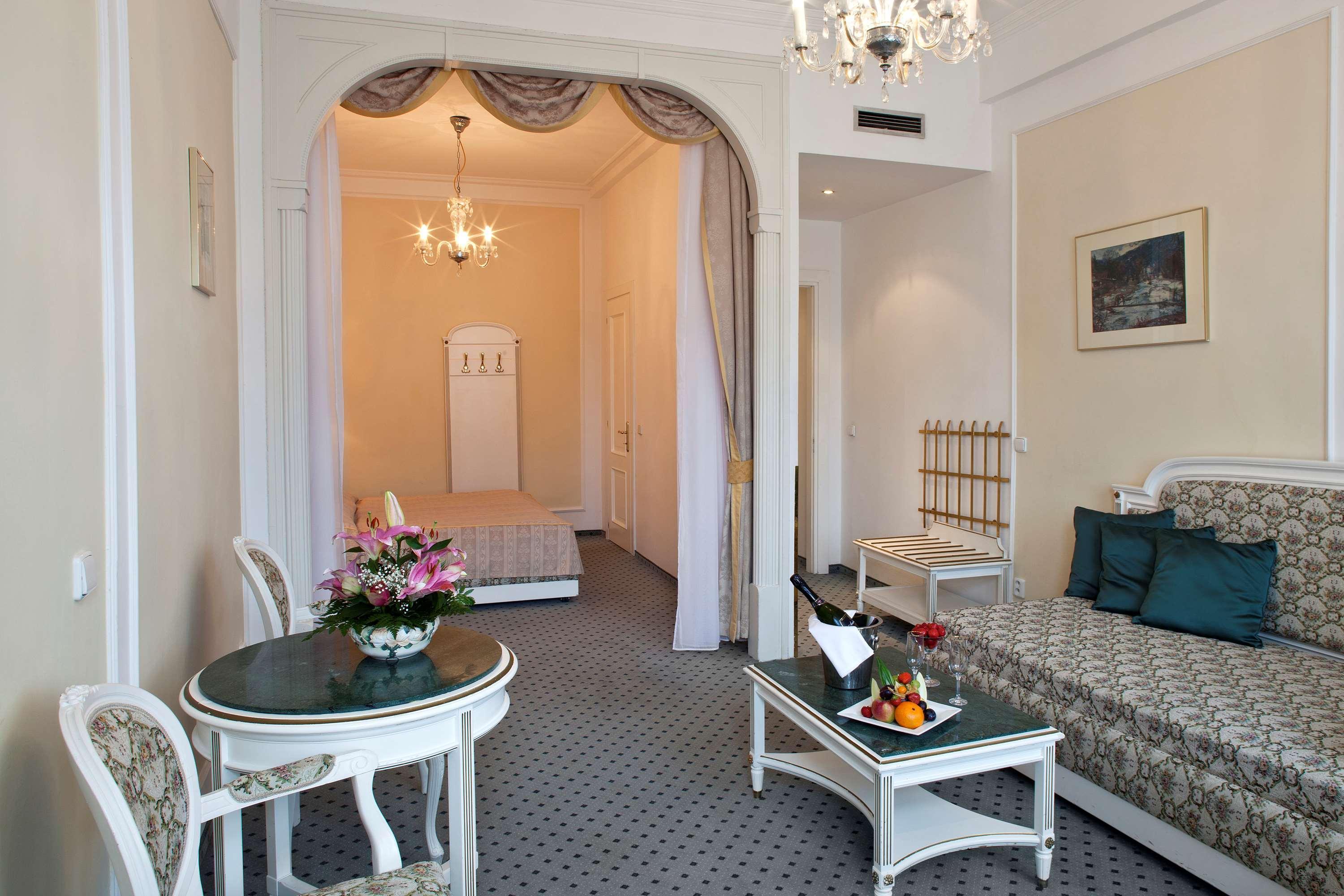 Hotel Ambassador Zlata Husa 5*