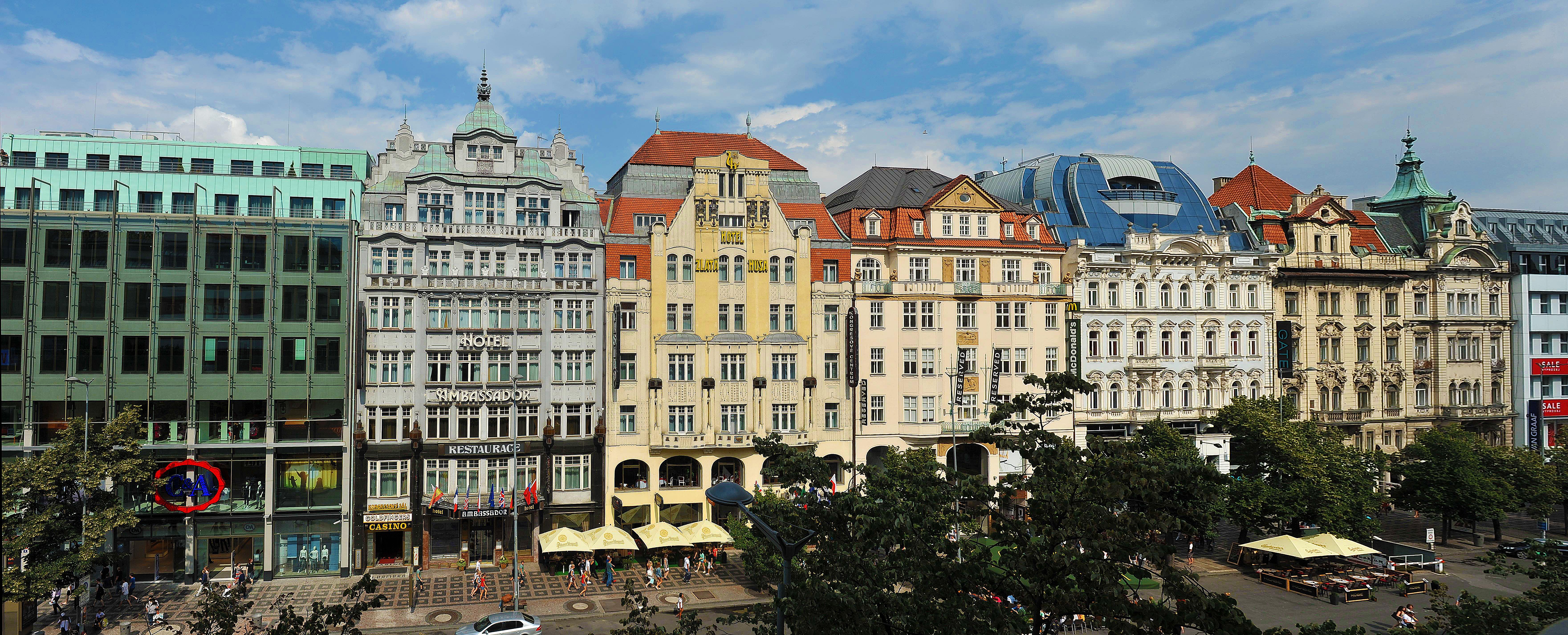 Hotel Ambassador Zlata Husa