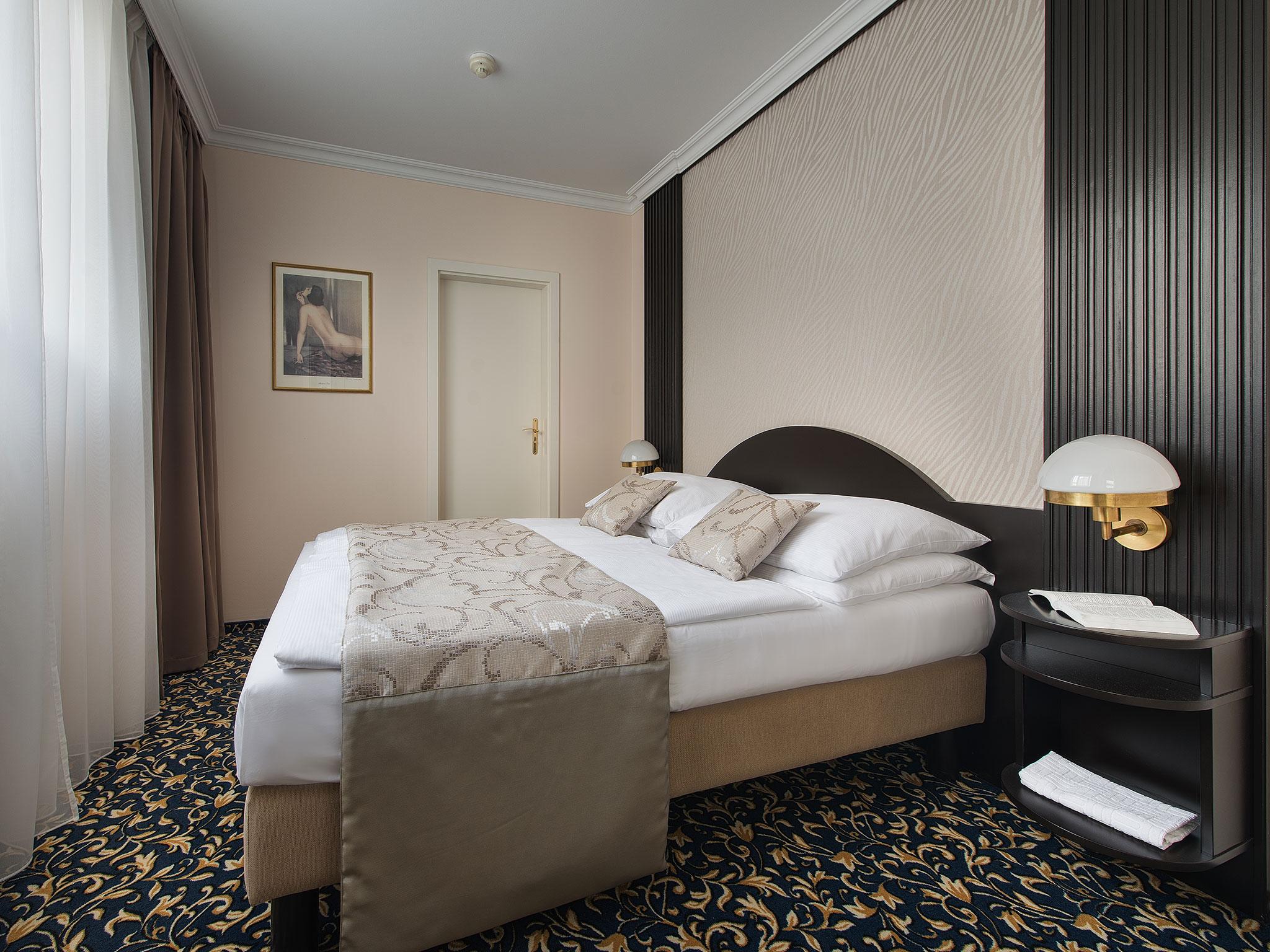 Hotell Ea Royal Esprit 4*