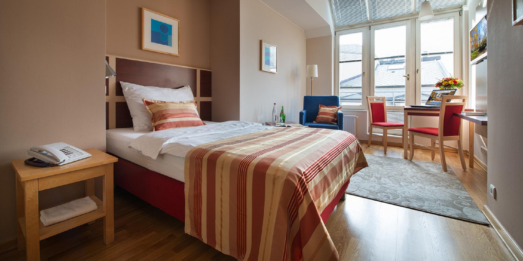 Hotell Ea Julis 4*