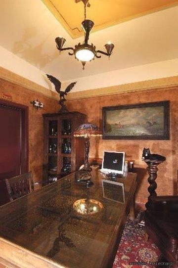 Hotell Ea Jeleni Dvur Castle