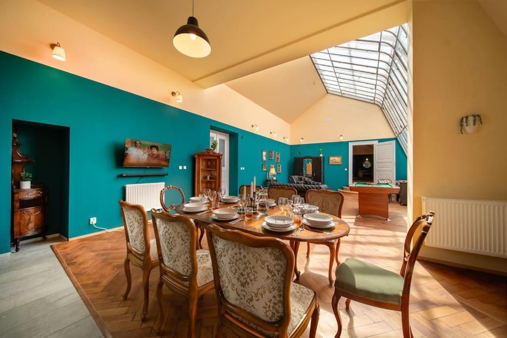 Chateau Charme - Centre Apartment *