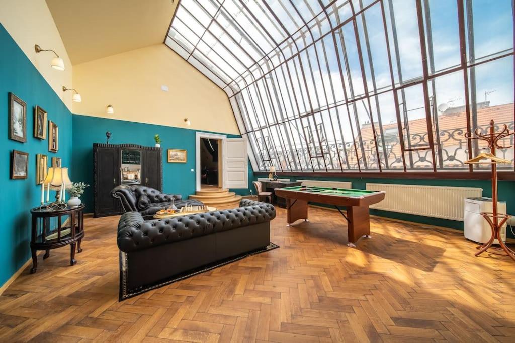 Chateau Charme - Centre Apartment