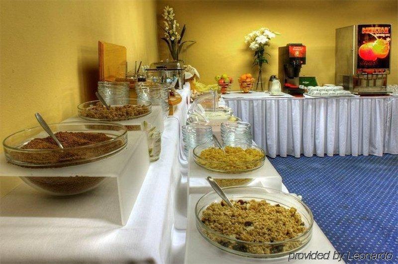Hotell Pytloun Kampa Garden 4*