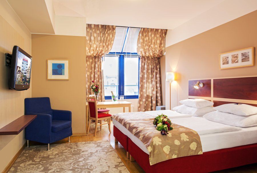 Ea Julis Hotell 4*