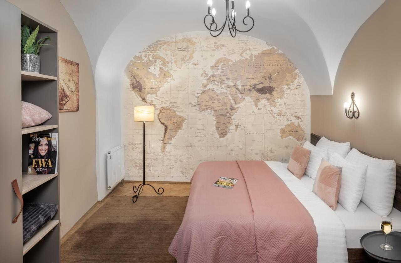Apartment 6 Continents By Adrez Prague