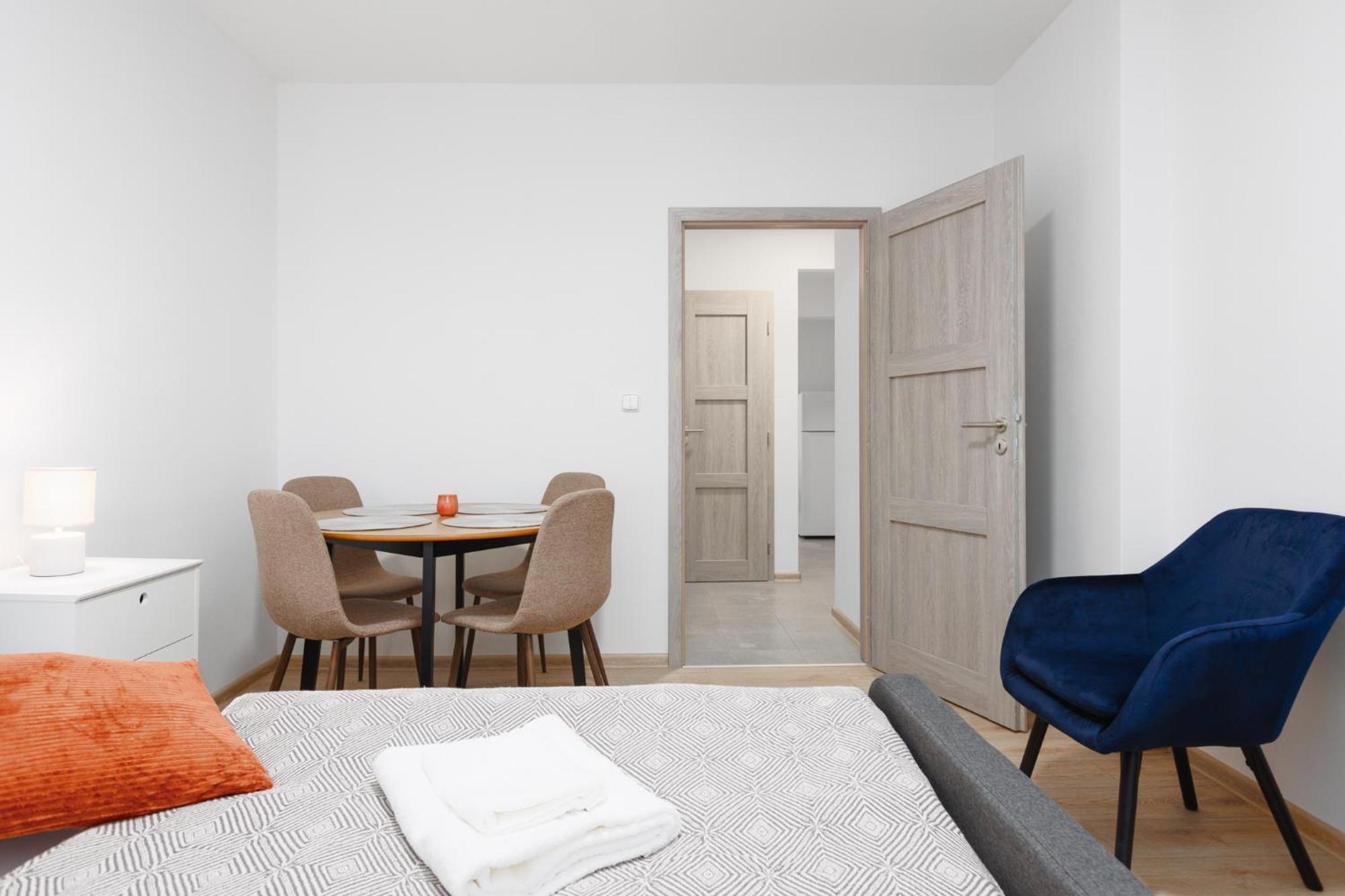 Lägenhet 2 Bedrooms Near The Metro