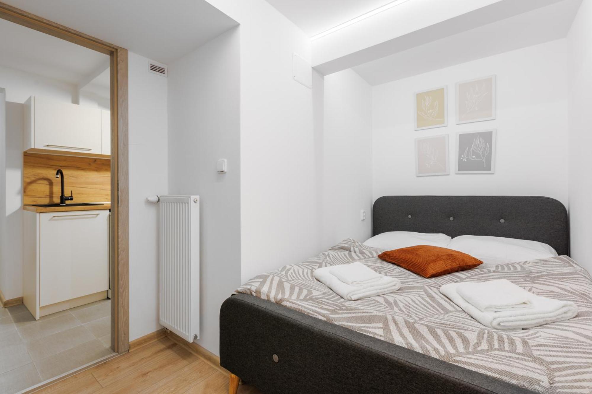 2 Bedrooms Near The Metro *