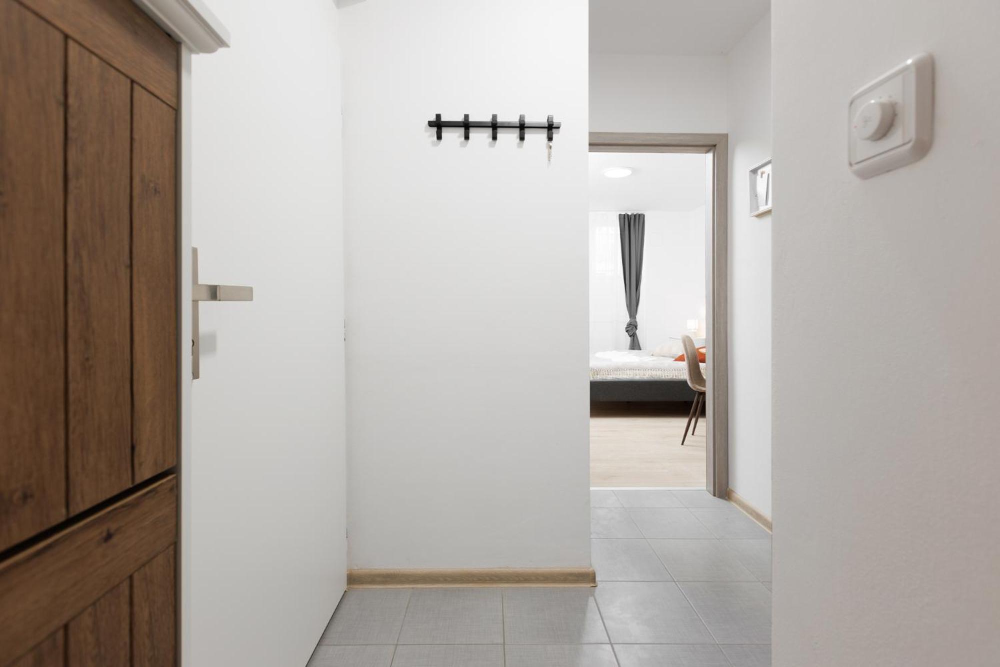 2 Bedrooms Near The Metro Lägenhet *