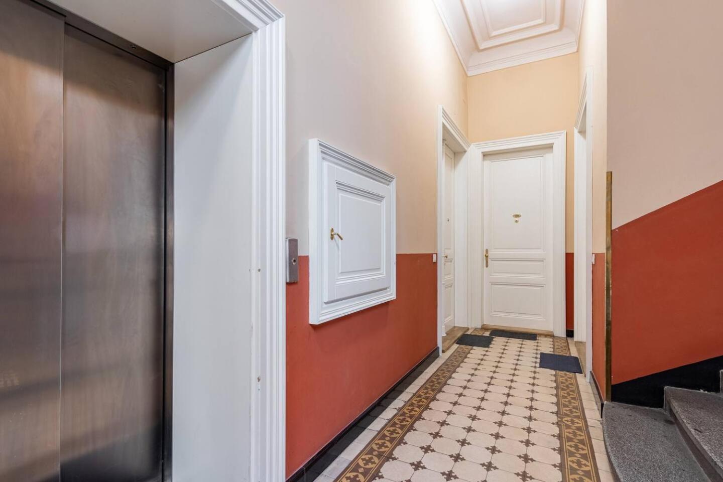 Place Of Grace - 50 Meters From Dancing House Apartment *