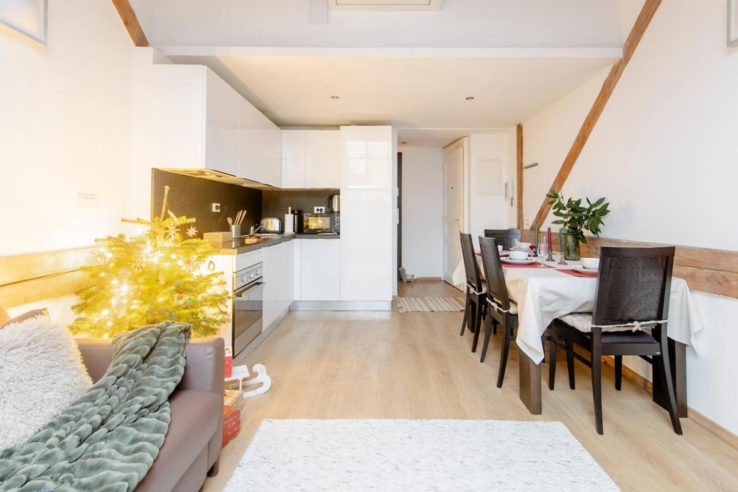Apartment Place Of Grace - 50 Meters From Dancing House *