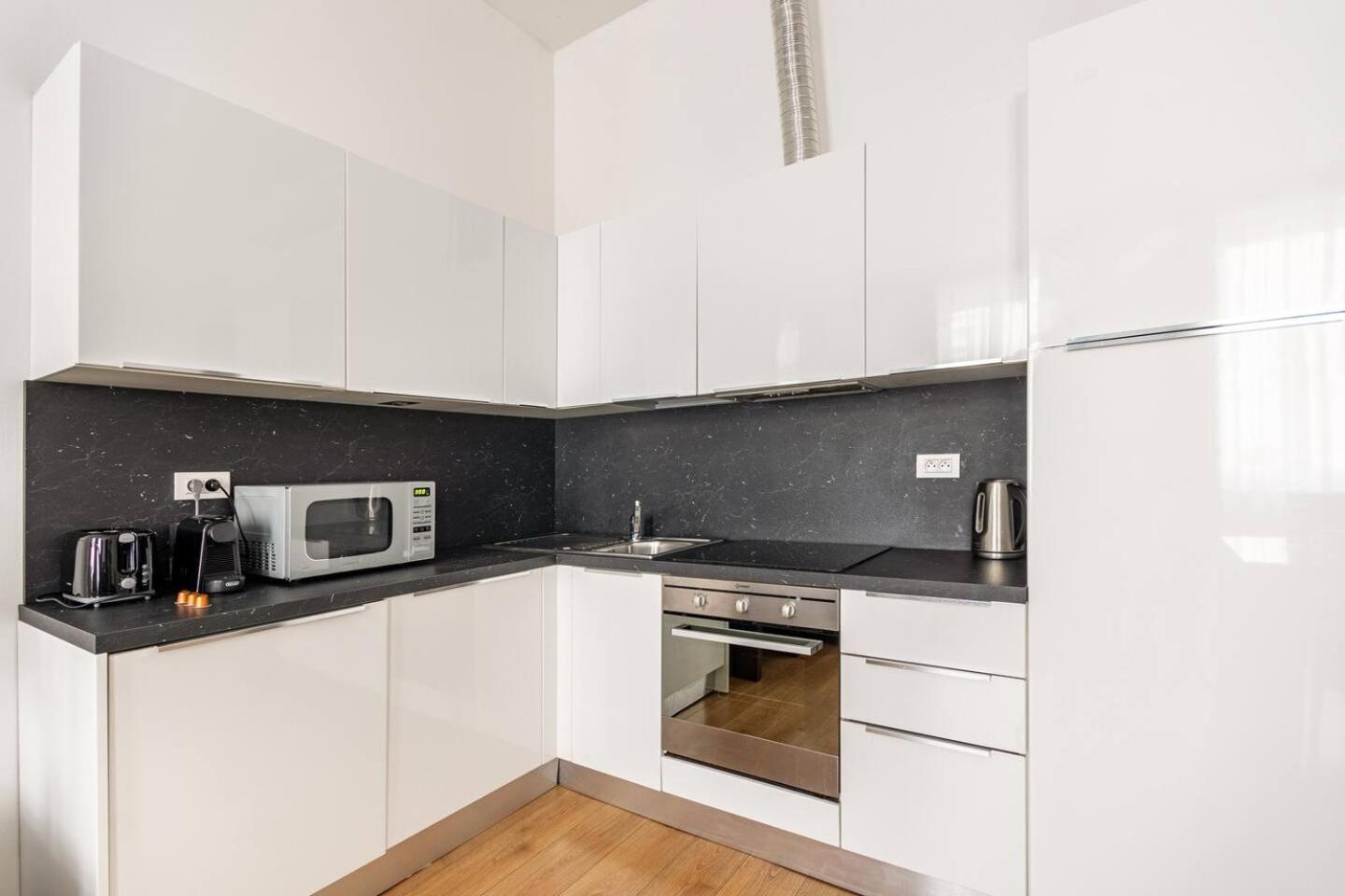 Apartment Place Of Grace - 50 Meters From Dancing House Prag