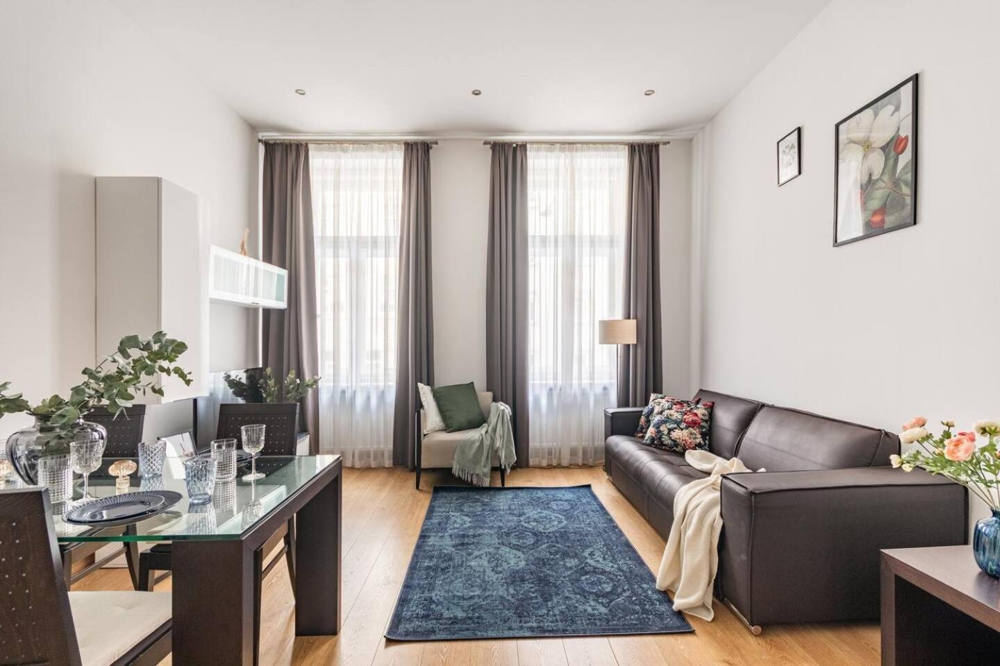 Apartment Place Of Grace - 50 Meters From Dancing House