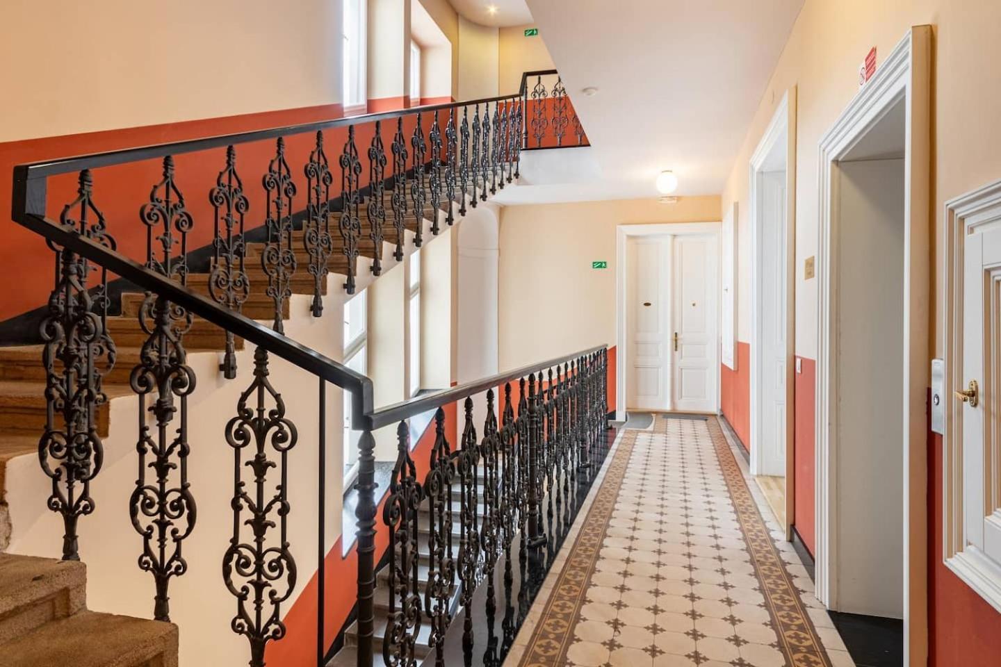 Place Of Grace - 50 Meters From Dancing House Apartment Prag