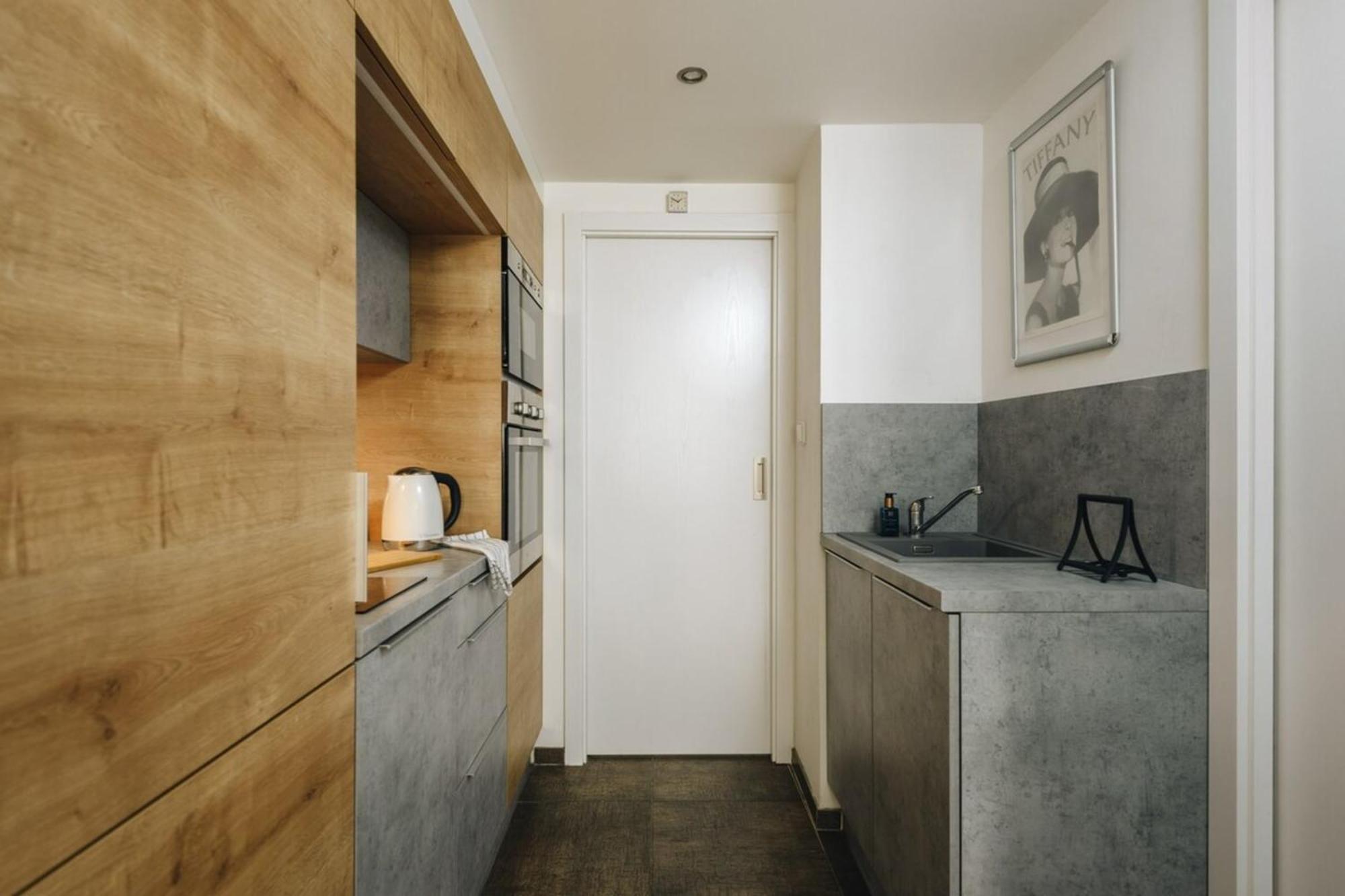 Cozy & Comfortable Walking Anywhere Want Sen Apartment *