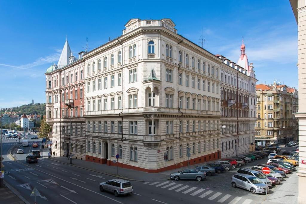 Apartment Riverside Palace