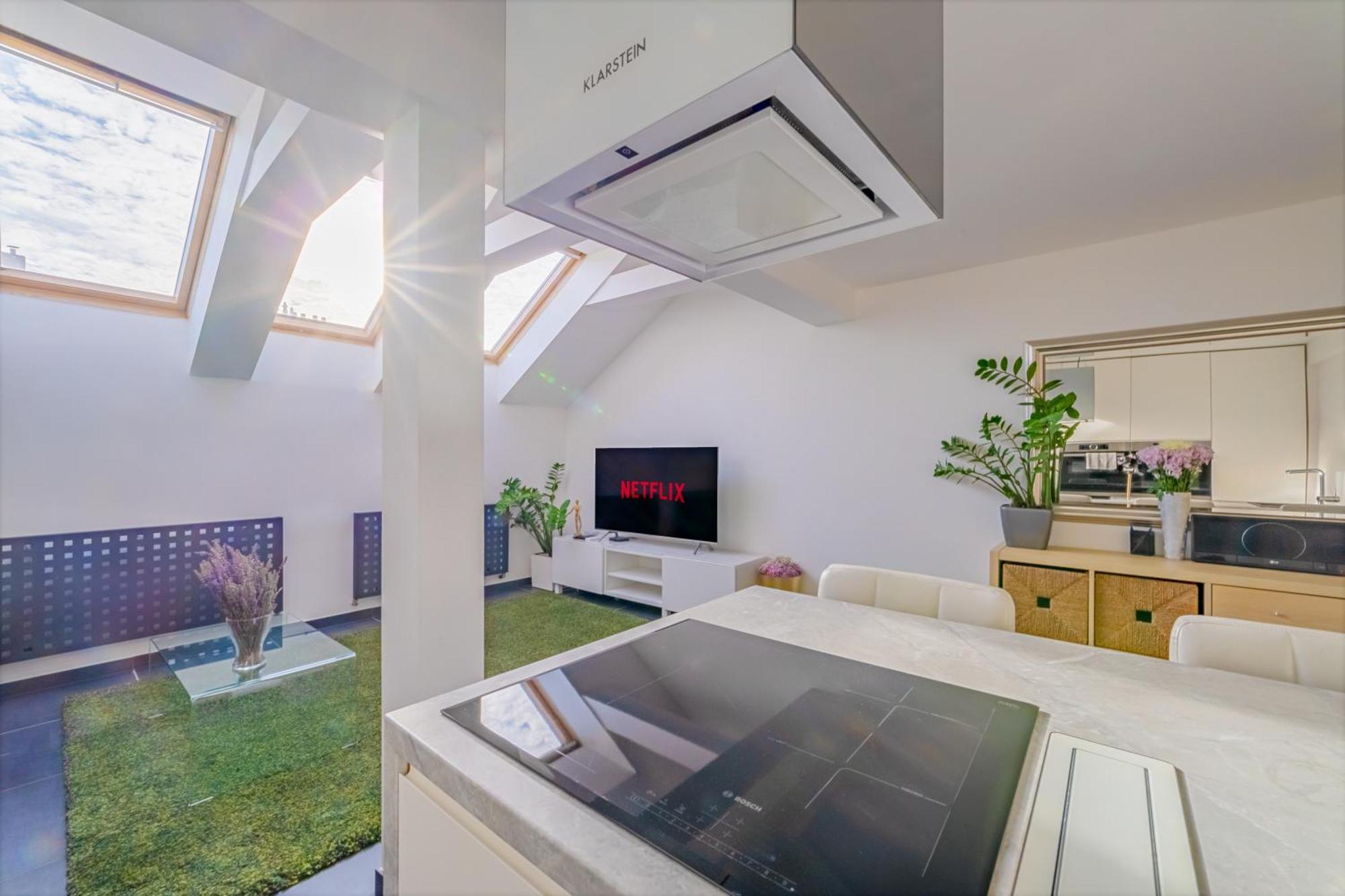 Apartment Modaloft Duplex By Rentez Prag