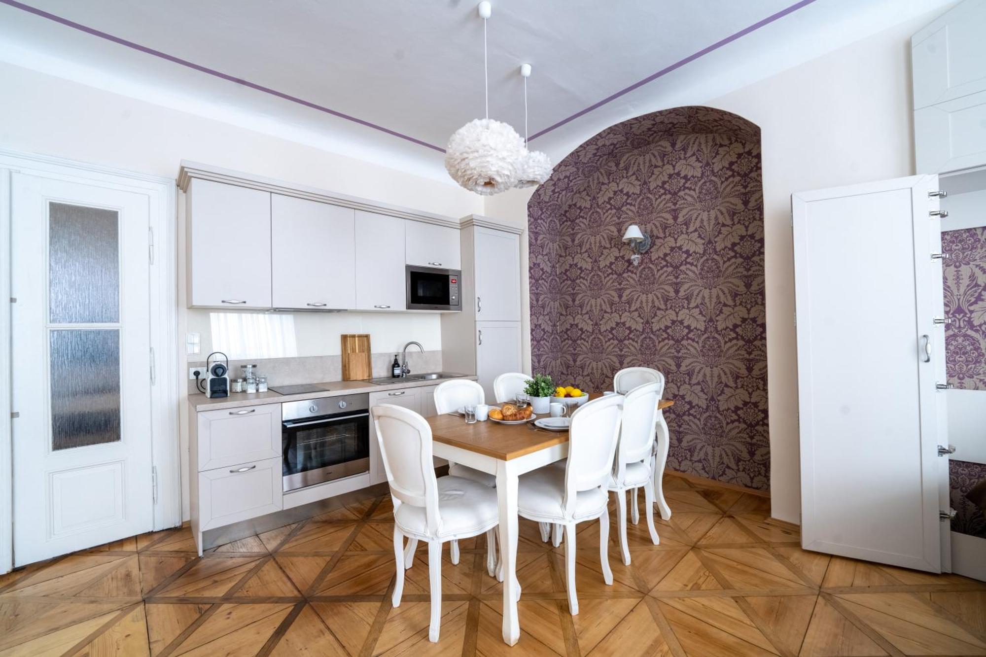 Extraordinary Apartment *