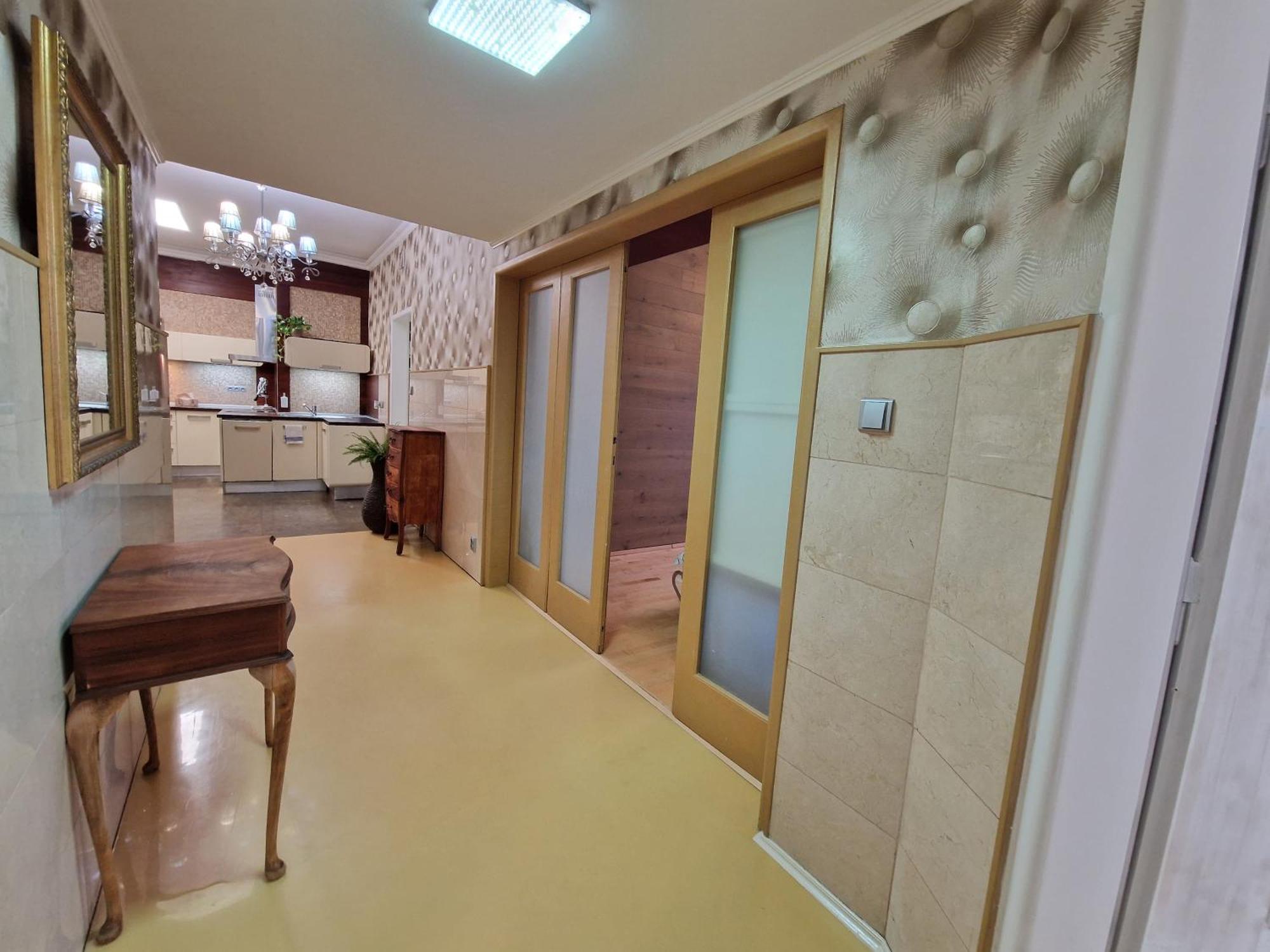Quiet Spacious With A Balcony * Prag