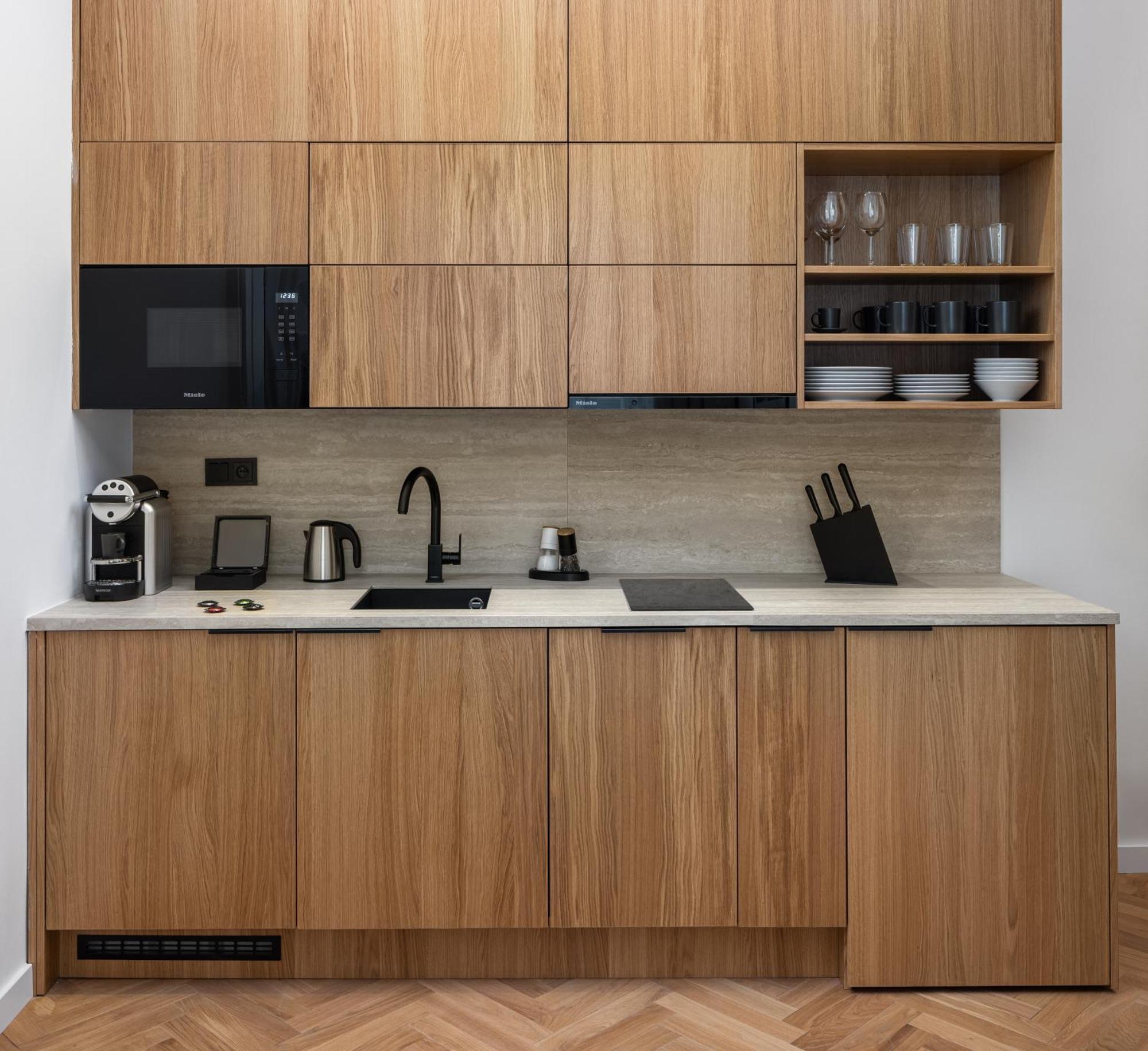 R16 Residences Aparthotel 5*