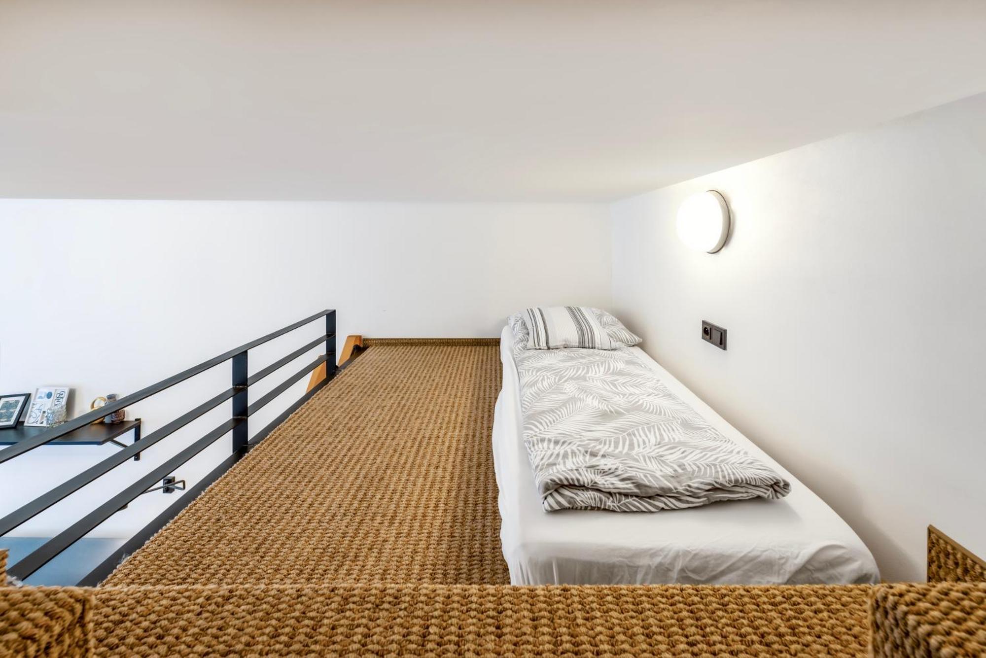 Apartment Awesome *