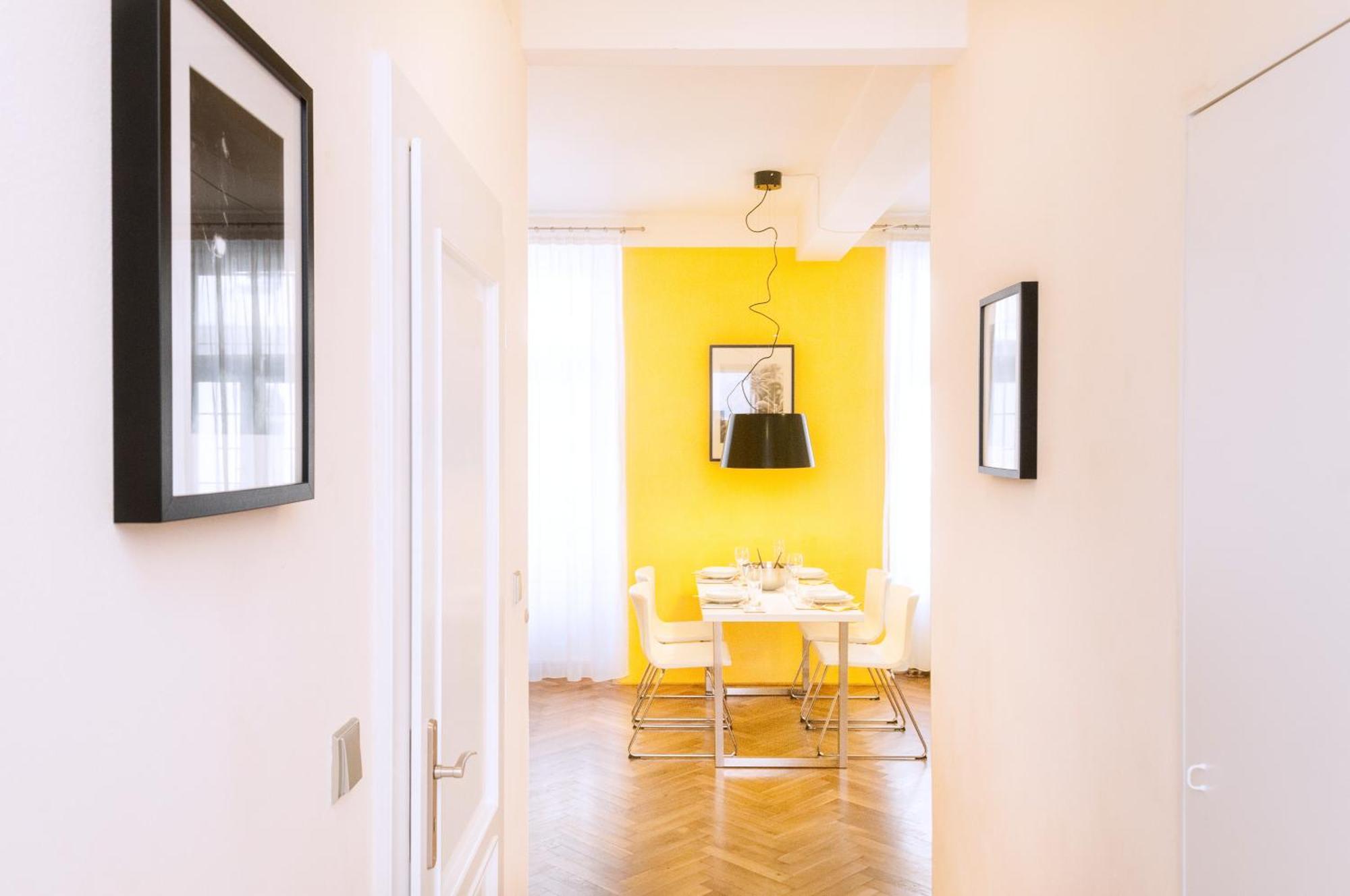 Modern - Centre Apartment *