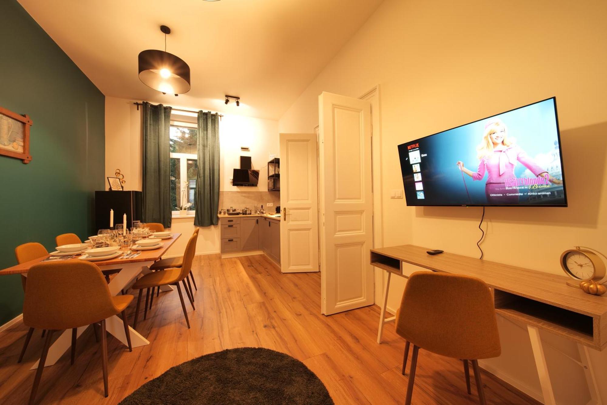 Apartment Majestic Square View *