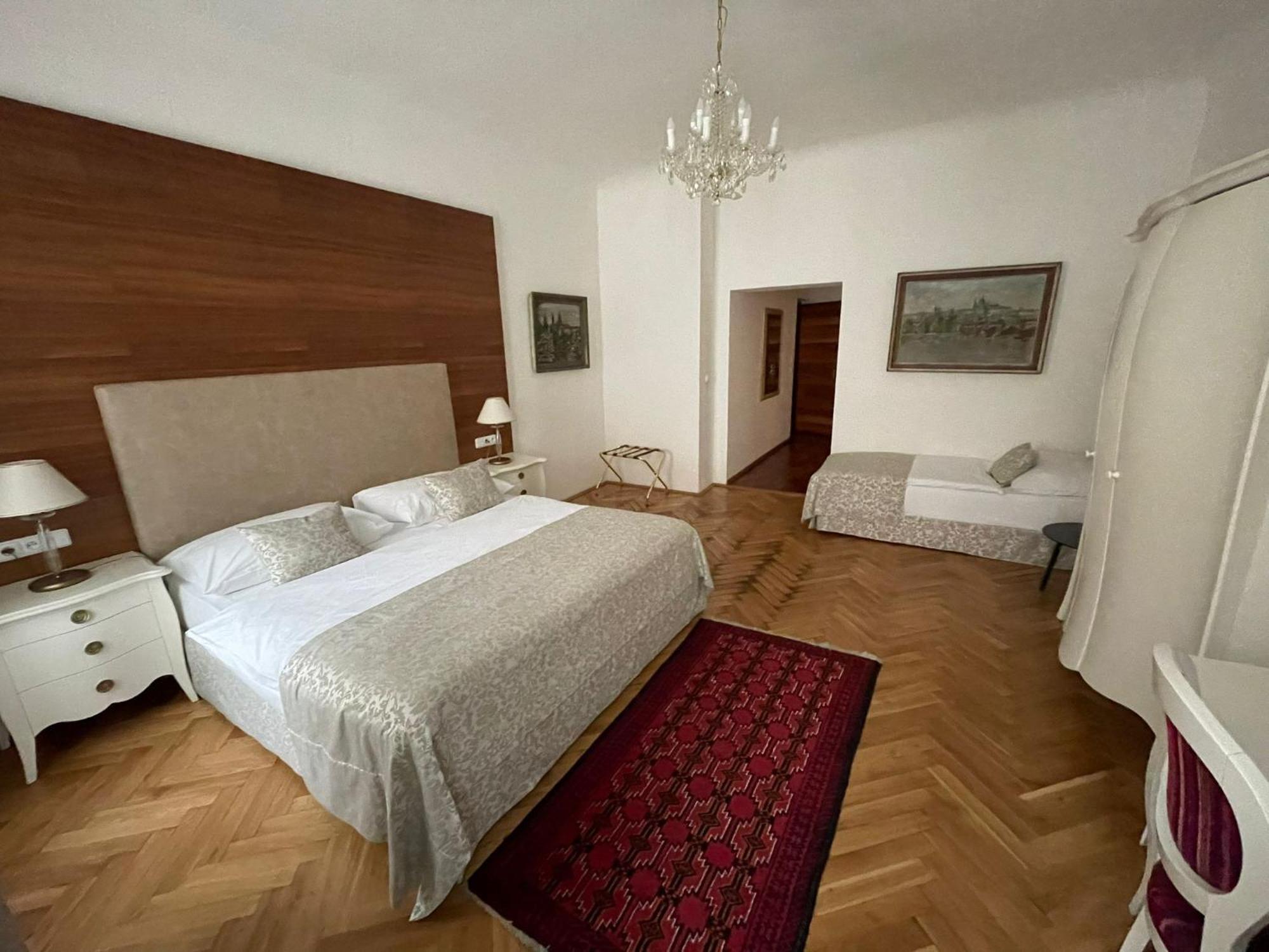 Hotel Little King U Malvaze