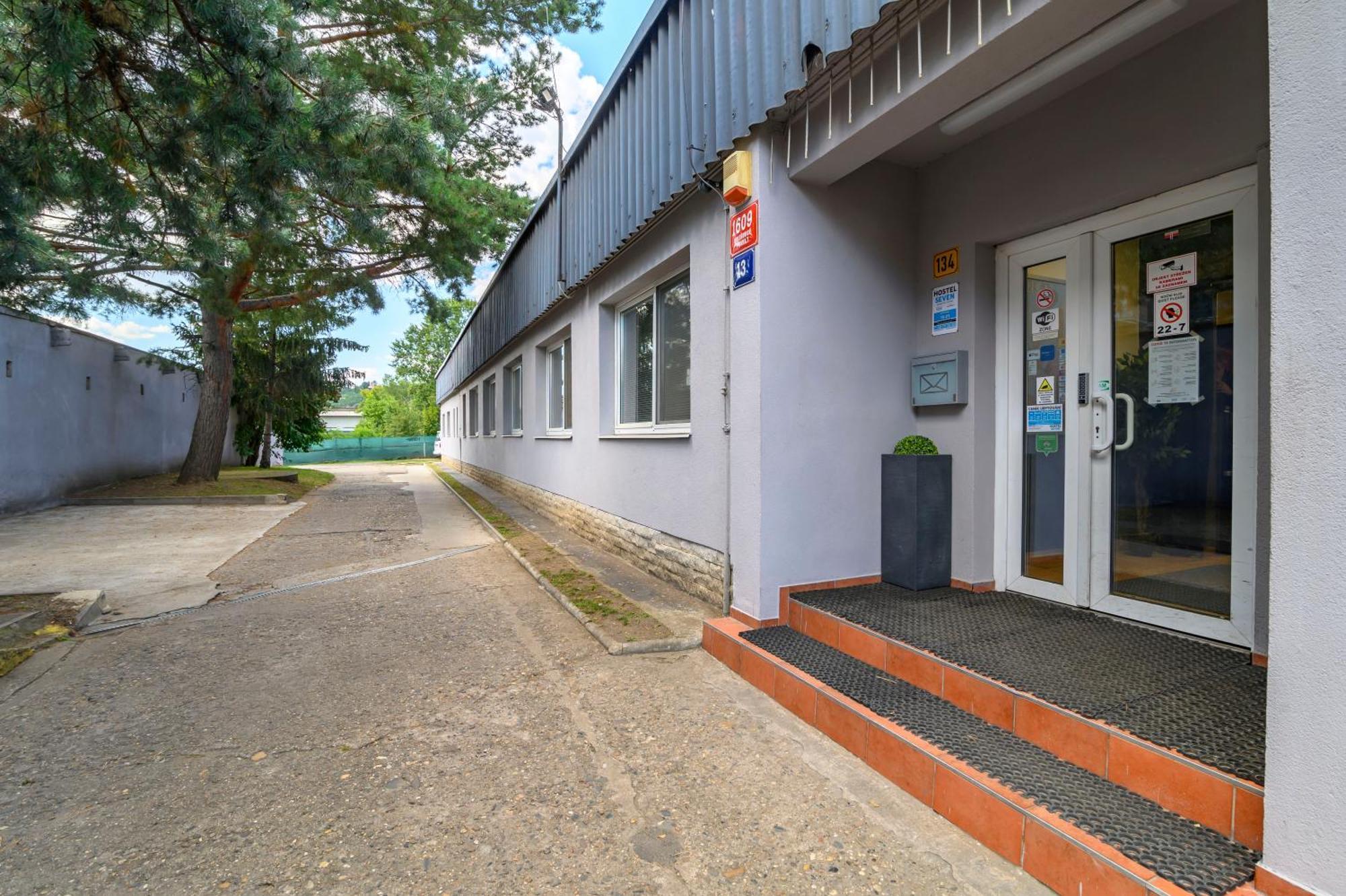 Seven Hostel