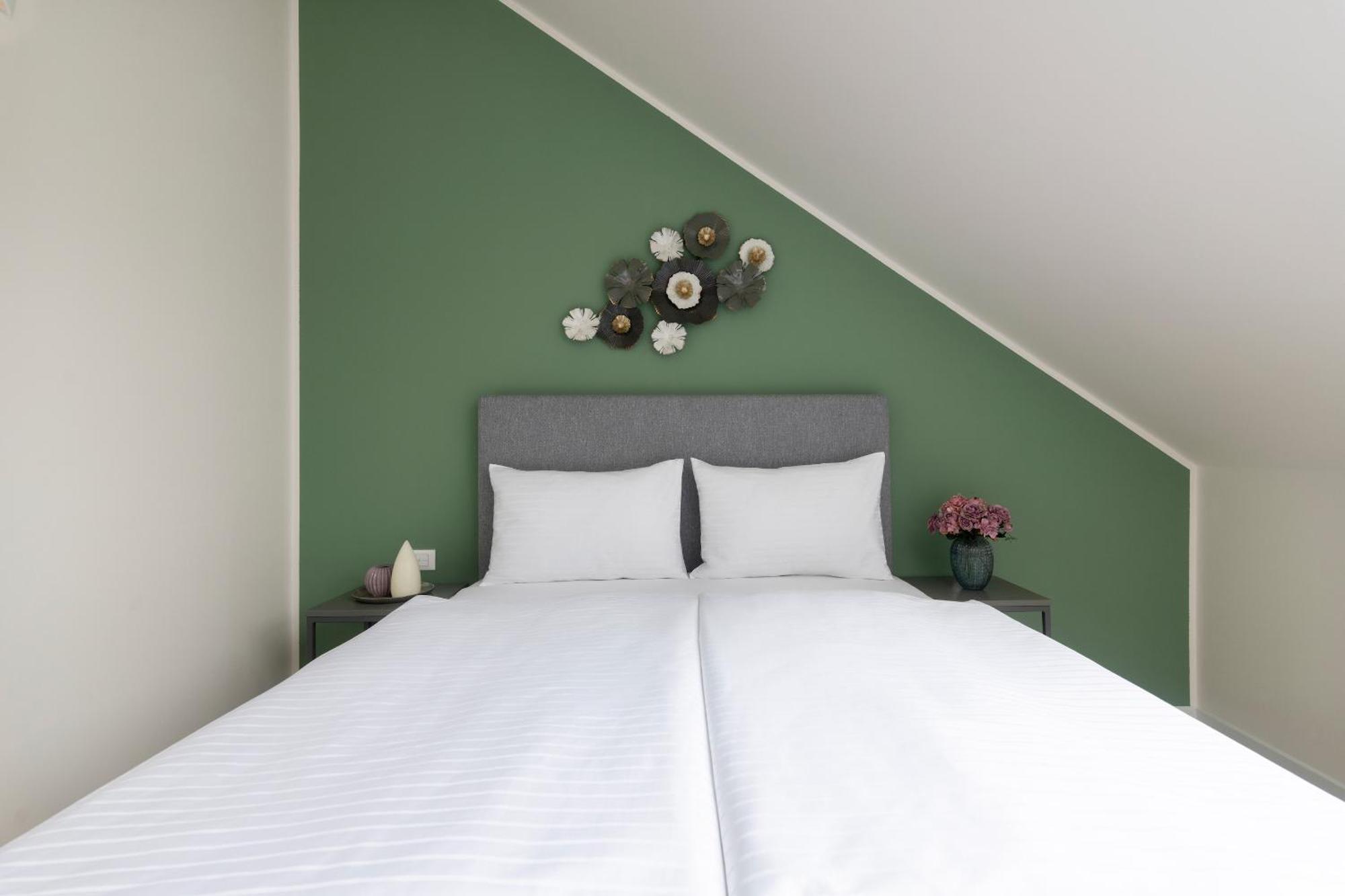 Kinsky Garden And By Dwellfort 4* Prag