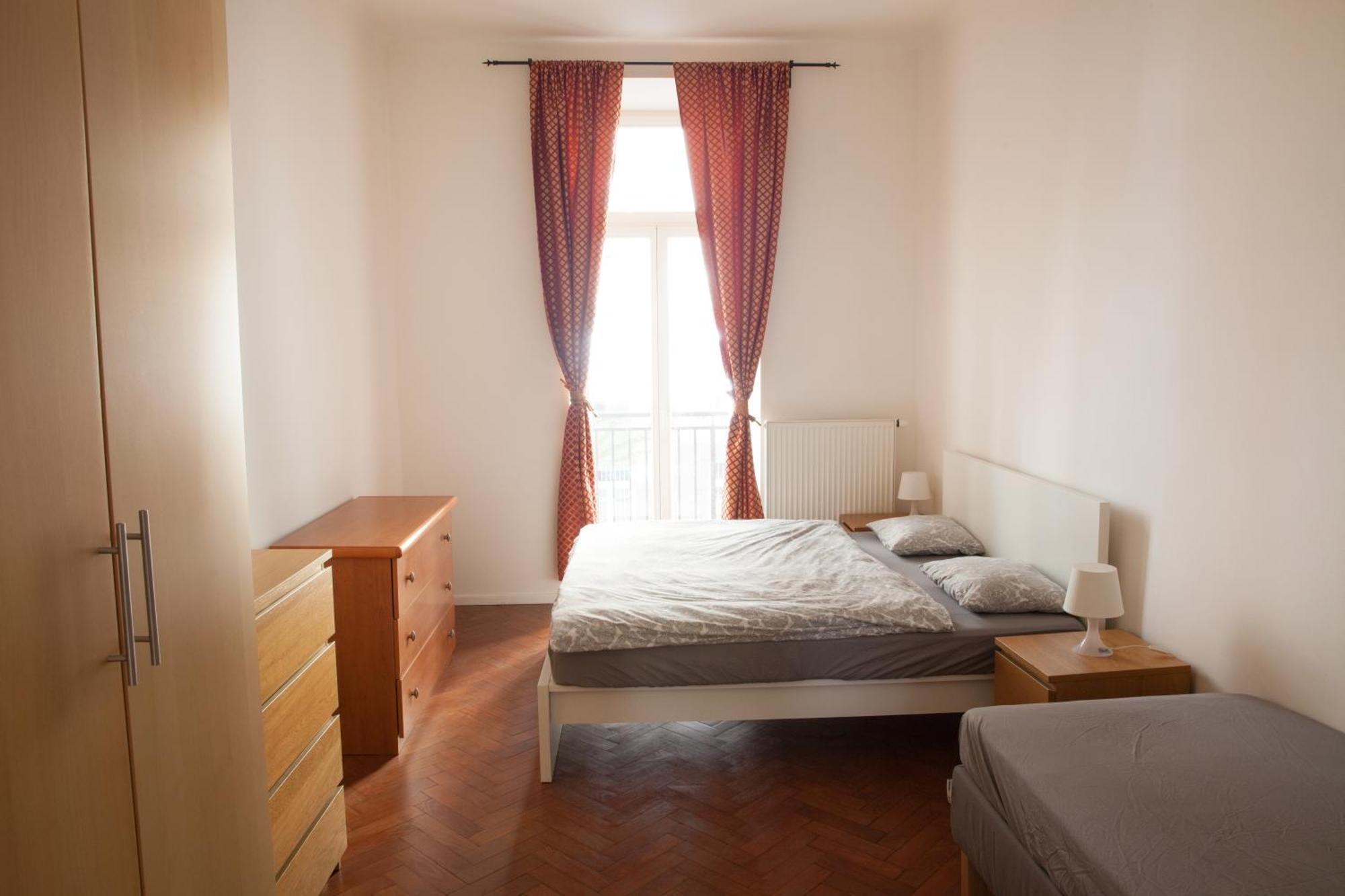 Spacious 2 Bedroom With Terrace Apartment Prag