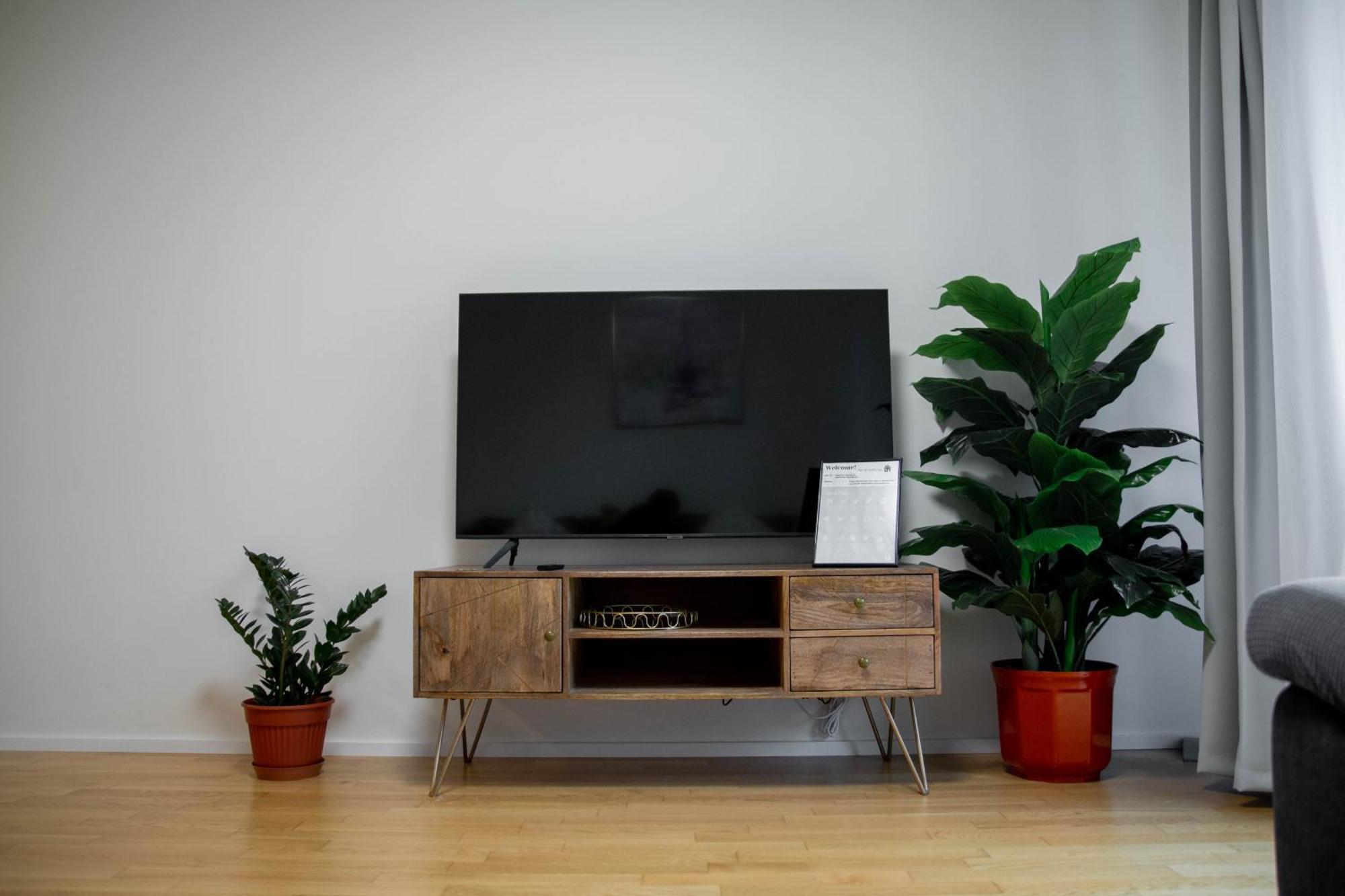 Lejlighed Newly Built With Balcony, Ac And Free Indoor Garage Prag