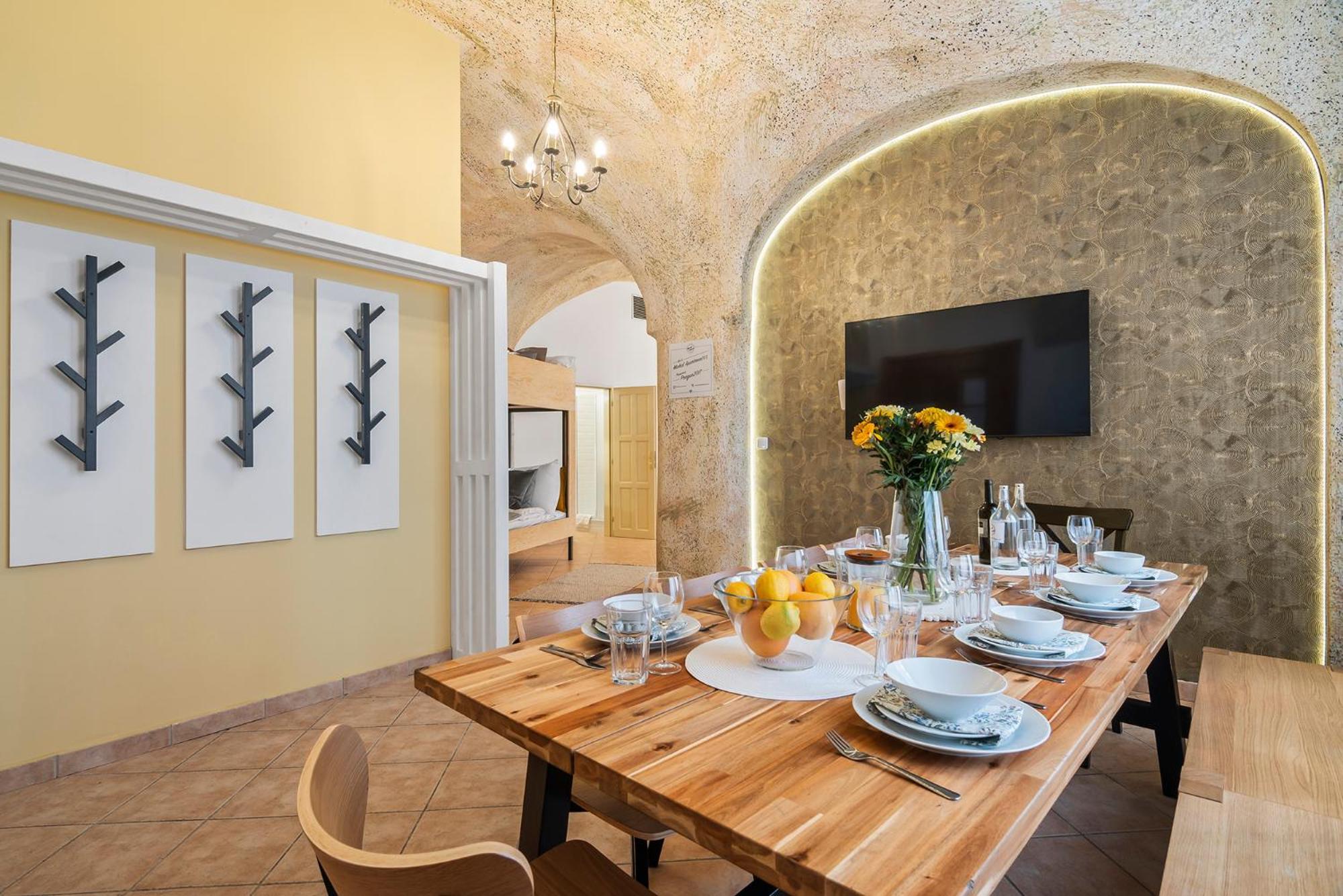 Charles Bridge Historical Apts By Michal&friends Apartment *
