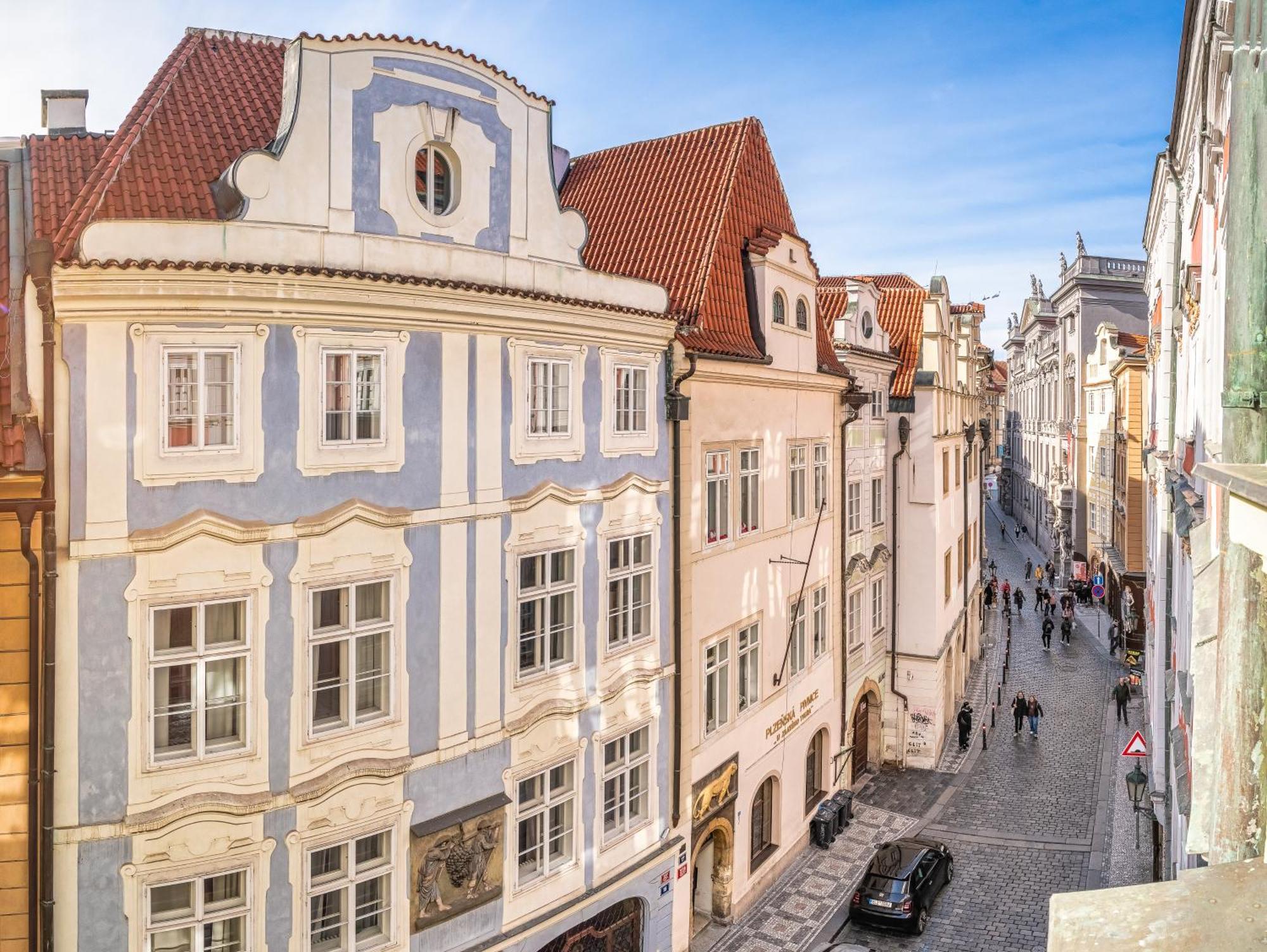 6 Continents By Adrez * Prague