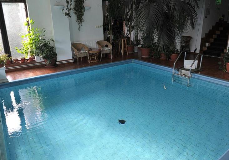 Hotel White House