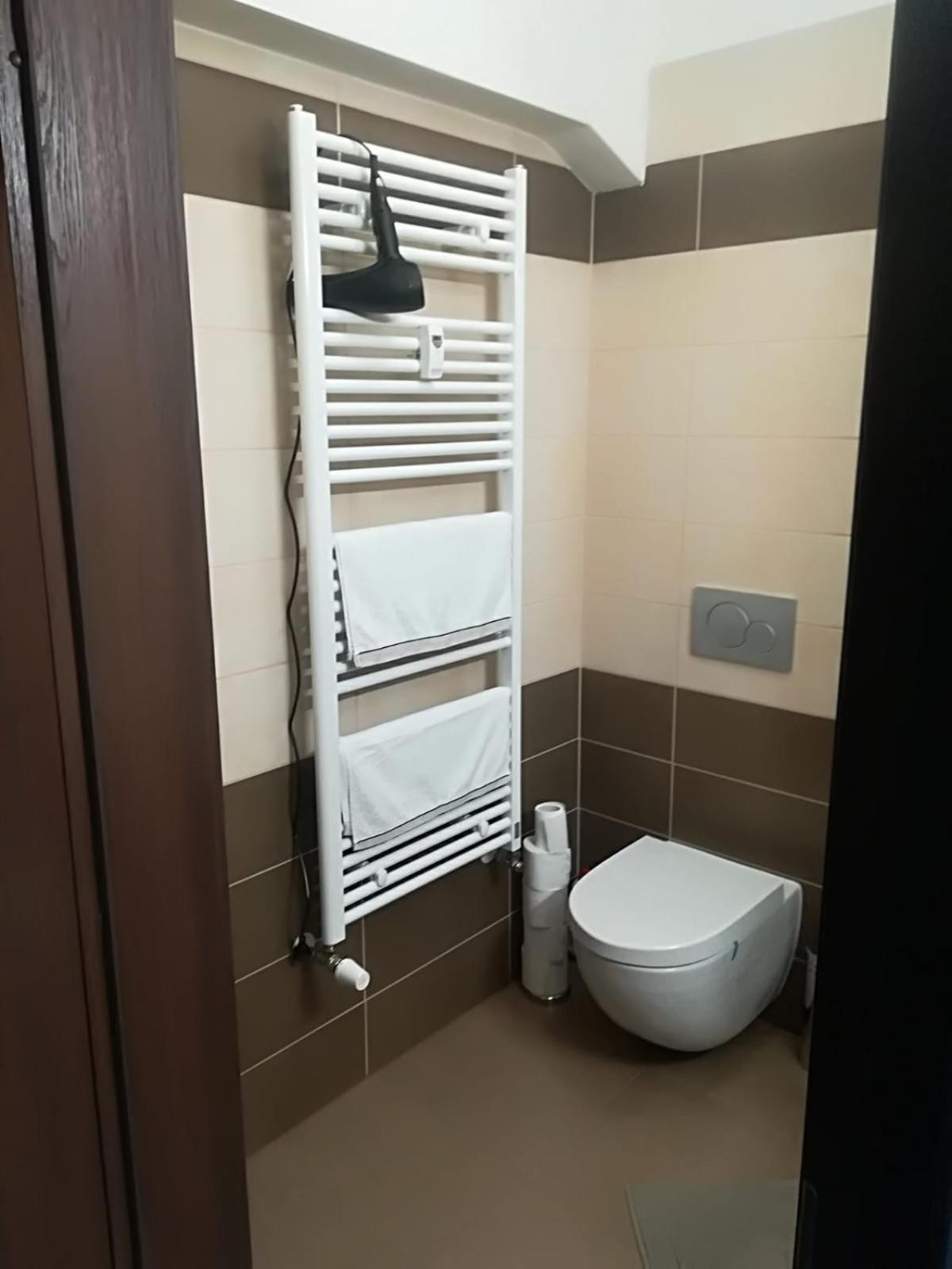 Apartment Modern In 7 Prag