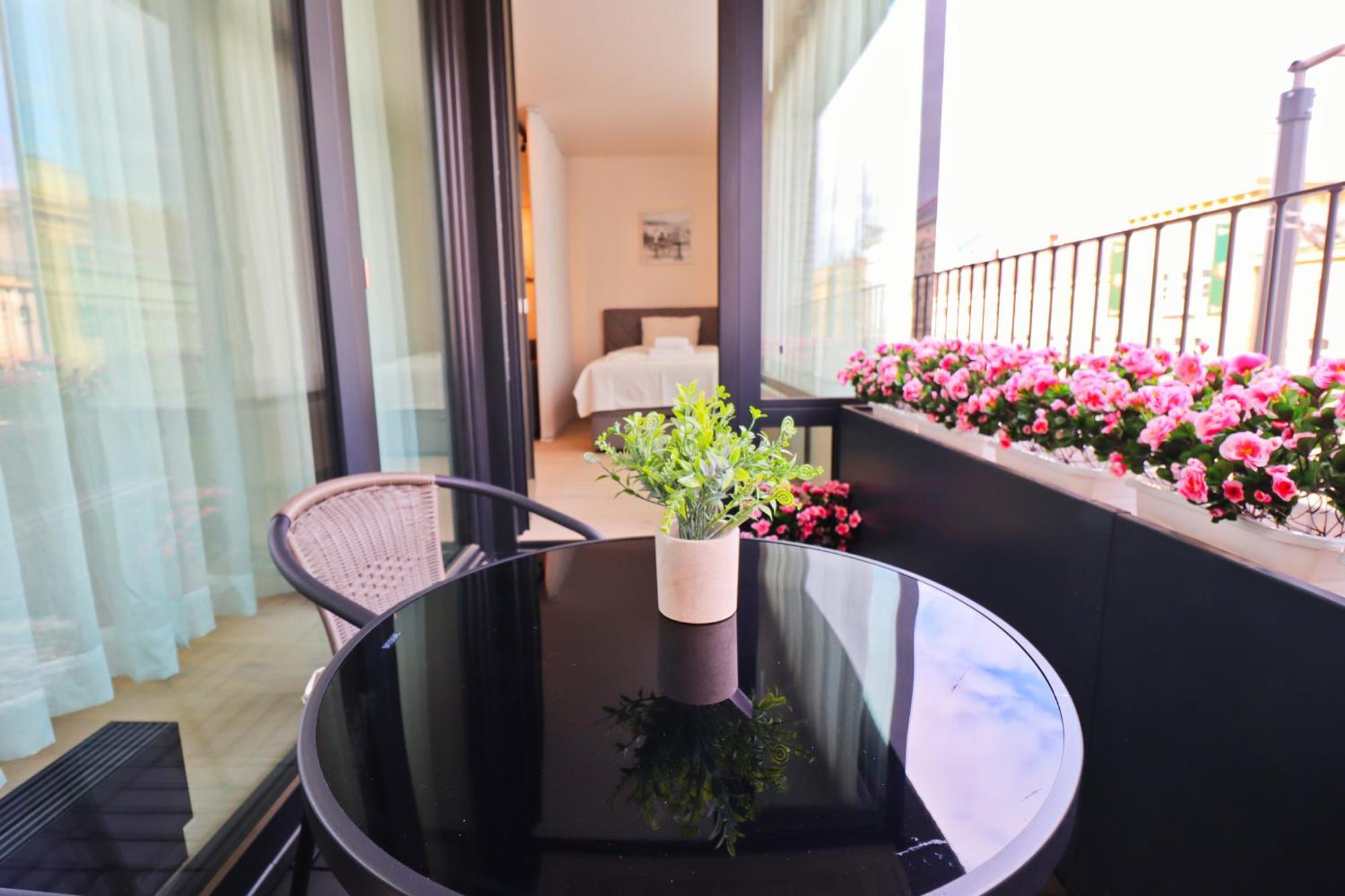 Apartment Sunny In Smichov, 5