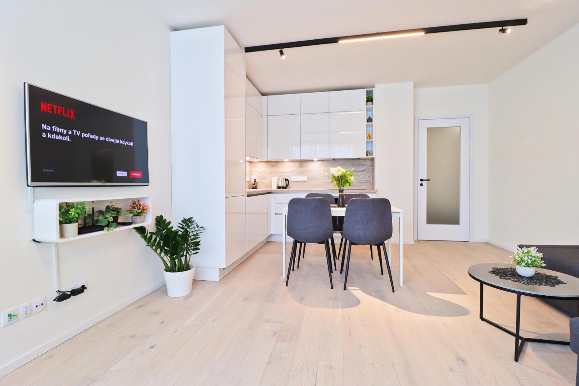 Apartment Sunny In Smichov, 5 Prag