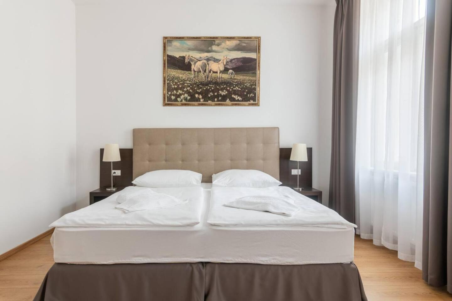 Apartment Place Of Grace - 50 Meters From Dancing House