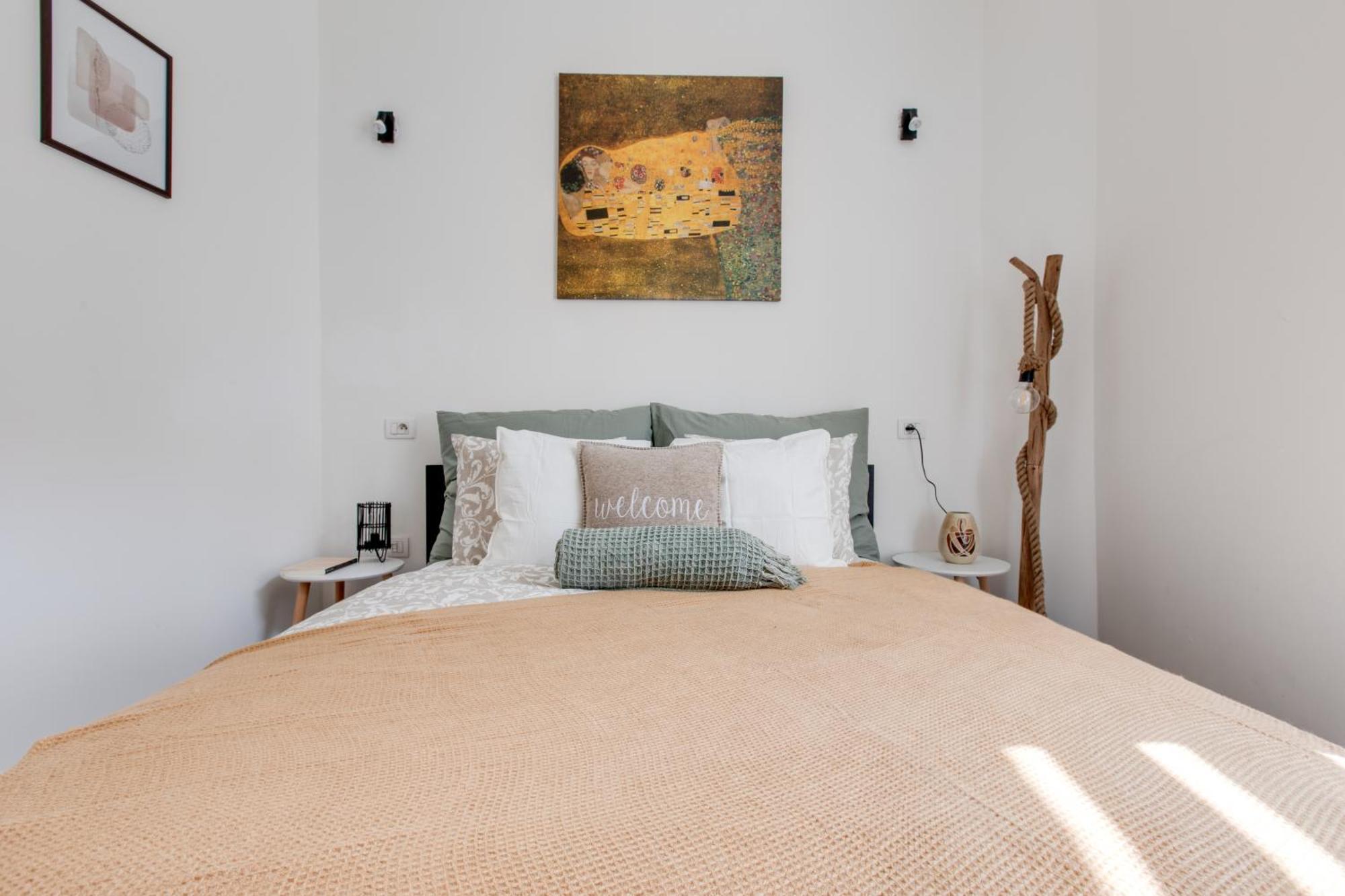 Apartment Romantic By The Park - Uaka7 Prag