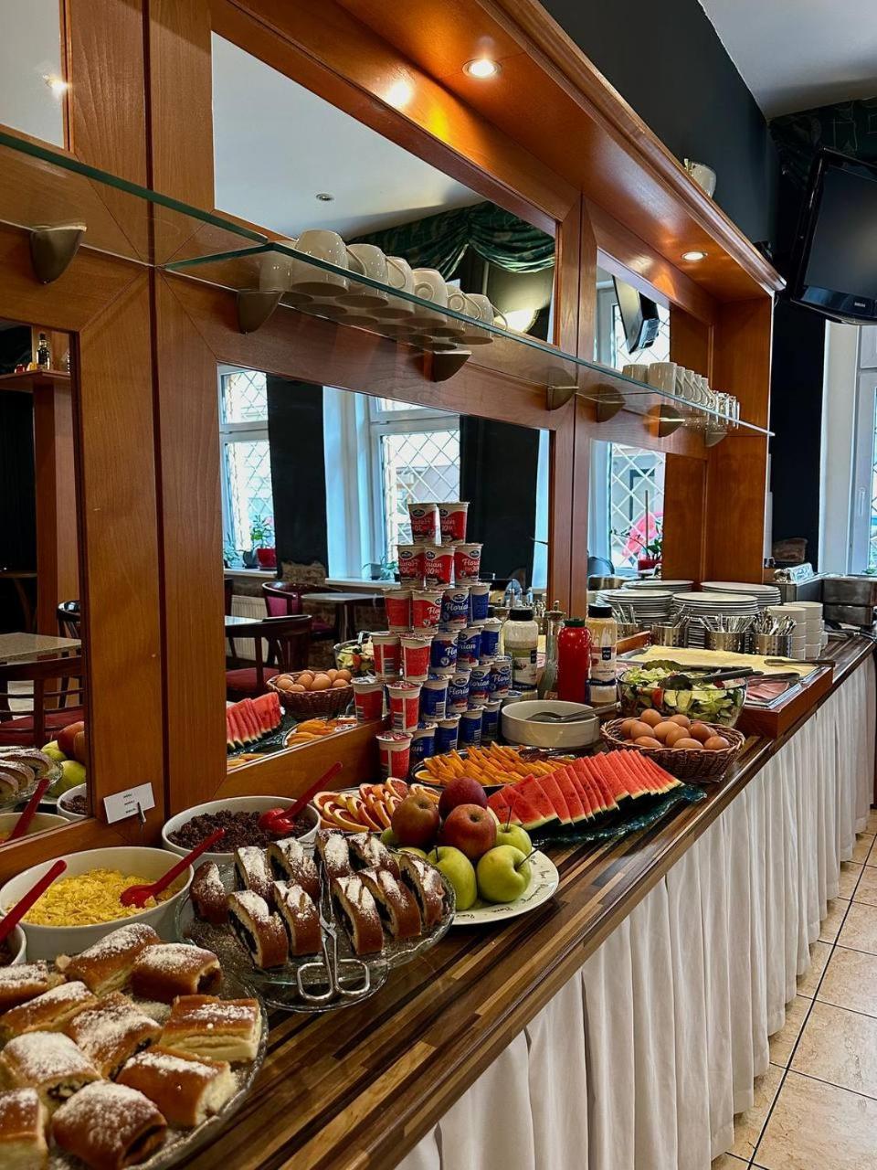 Hotell Gallery Sis 3*